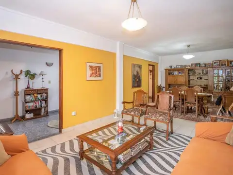 Casa 4 ambientes con 4 baños