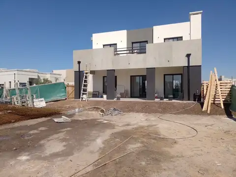 Casa en Venta en Pilar Del Este - Santa Elisa, USD 200.000