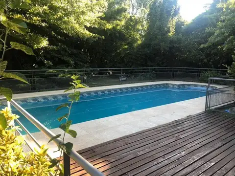 Casa en Venta con 9 cocheras