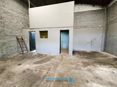 Funcionalidad y Excelente Medida: Galpón en Alquiler en Pasaje Angeloni 4761