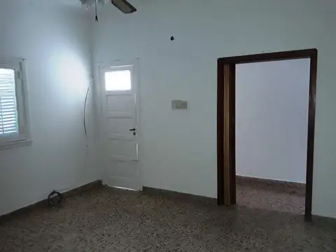 Casa Céntrica de 3 Ambientes apta crédito.