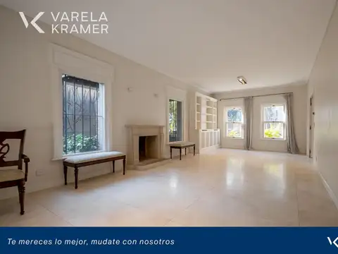 Casa en Alquiler con 4 cocheras