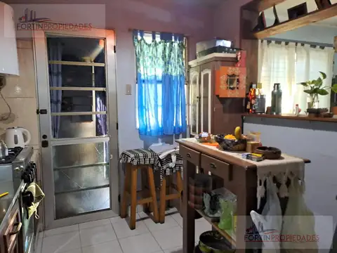 Casa 5 ambientes con 2 baños