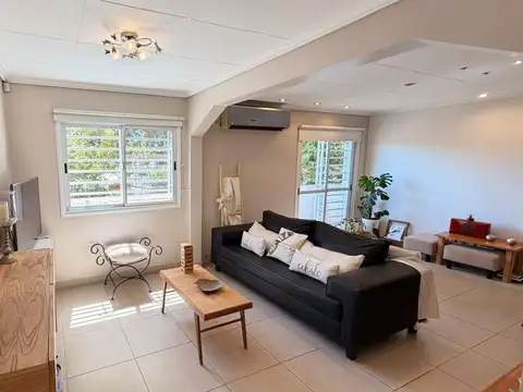 Depto Tipo Casa en Venta de 5 ambientes