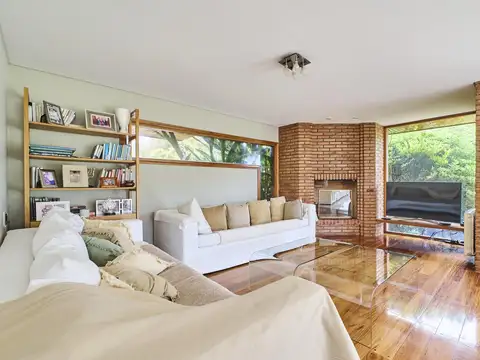 Casa en Venta con 5 cocheras