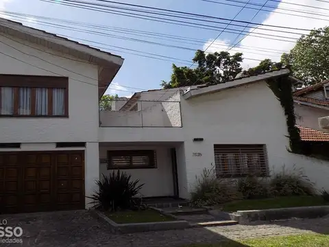 EXCELENTE CHALET ESTILO MEDITERRANEO