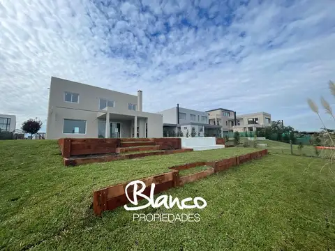 Casa  en Venta en Puertos del Lago, Barrio Costas, Escobar, G.B.A. Zona Norte