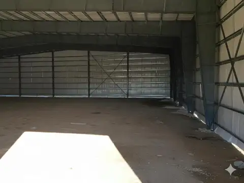 Galpon en Venta 79  mts Fondo