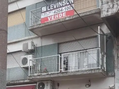 DEPARTAMENTO 3 AMB. AL FRENTE SOBRE AV. MITRE