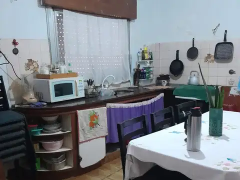 Casa 3 ambientes con 1 baño