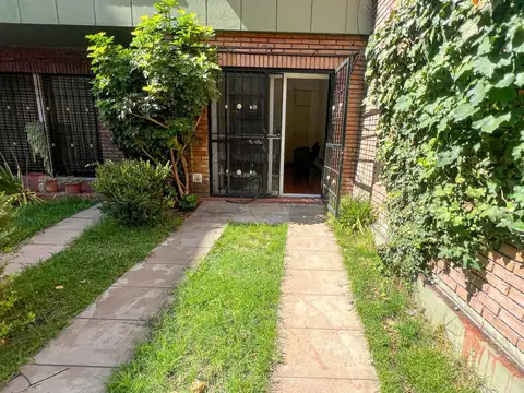 Ph de 4 ambientes con cochera, sin expensas!