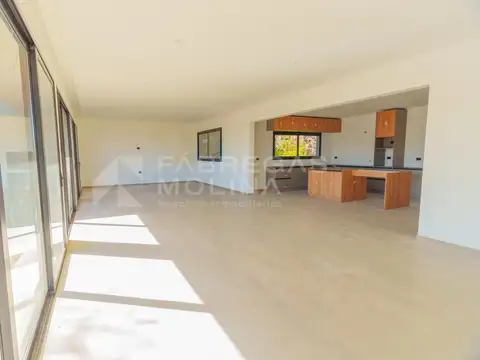 ¡Vena! Hermosa casa a estrenar La Cuesta - 3 dormitorios ¡Con Vistas Increíbles!