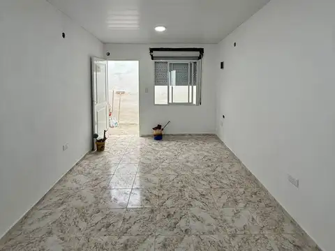 Depto Tipo Casa en Alquiler en Villa Dominico, $ 550.000