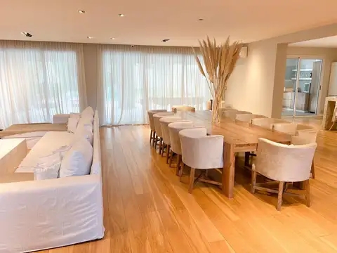 Casa 5 ambientes con 4 baños