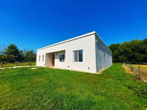 Casa en venta - 3 Dormitorios 4 Baños - 1.058Mts2 - Campana