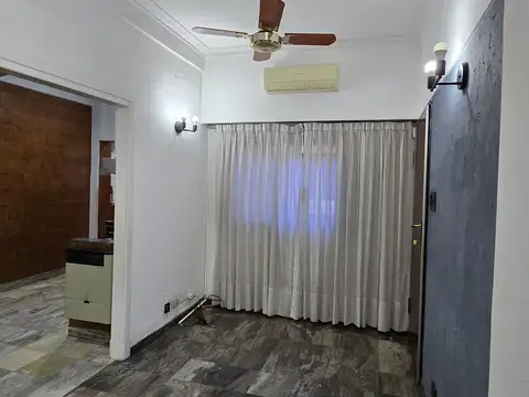 AV HIPOLITO YRIGOYEN 4200, Piso 2