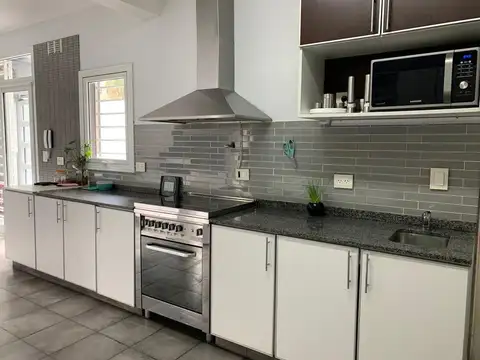 Casa en Alquiler de 4 dormitorios