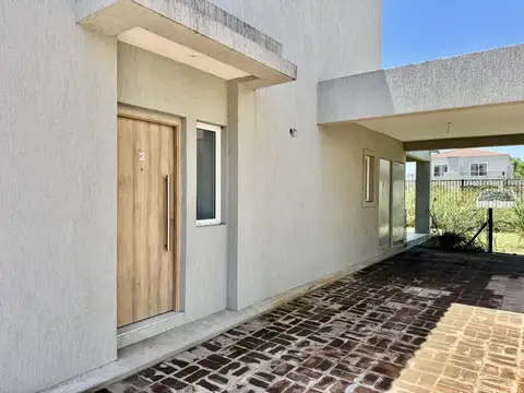 Casa 3 dormitorios en Pilar - Jardin y amenities