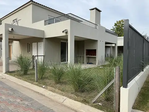 Casa en Venta en La Lonja, USD 198.000
