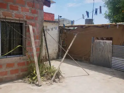 VENTA CASA  DE PASILLO DOS DOMITORIOS FISHERTON