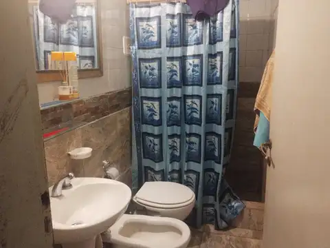 Casa 4 ambientes con 1 baño