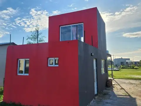Casa con pileta - Lote 10x38 - Barrio los Tilos - Domselaar
