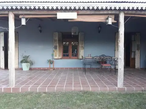 Casa Quinta c/Pileta en Barrio Parque Las Acacias, Brandsen