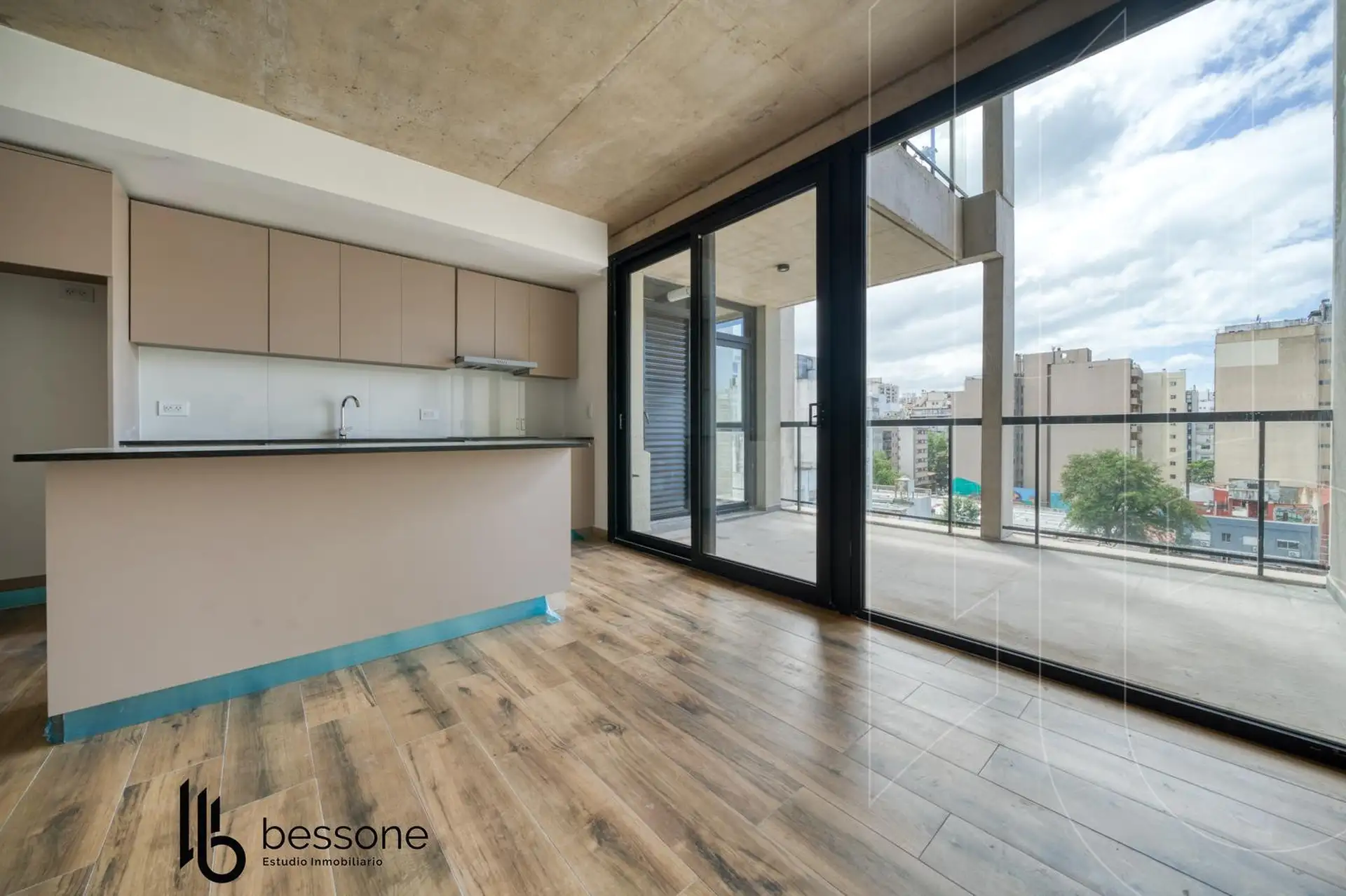 Depto 2 amb, 64m² con balcón terraza y quincho — Zona Guemes