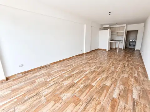 Monoambiente de 40 metros totales con Balcón - Flores