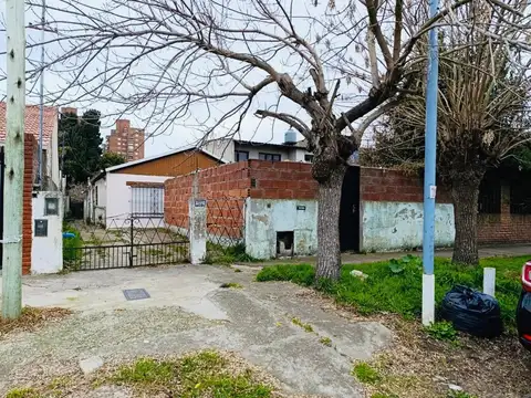 3 Casas en Bloque/ Barrio Villa Primera