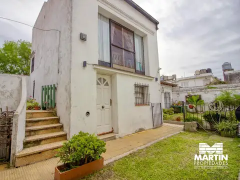 Casa y Departamento de 6 Ambientes en Venta en Tigre con Jardin