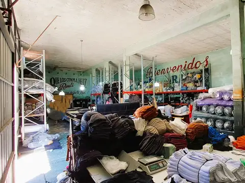 Block Dos Lotes. Galpón + Oficinas + Depósito + Departamento 3 amb.