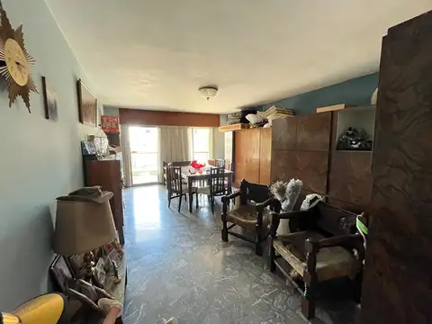 Salón comercial y vivienda en Rosario