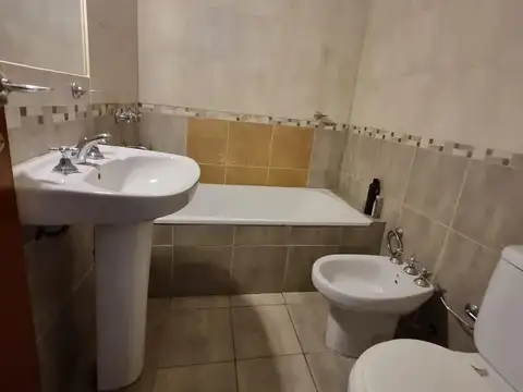 Departamento en Alquiler con 1 cocheras