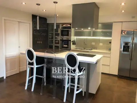 Casa 7 ambientes con 3 baños