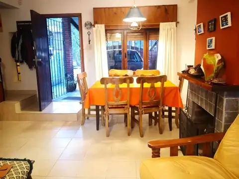 Casa 3 ambientes con 2 baños