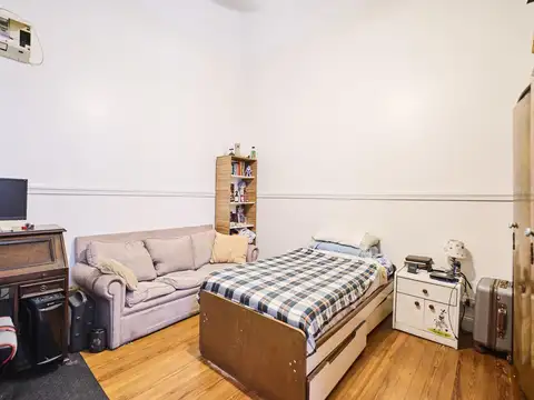 Depto Tipo Casa en Venta 80 años