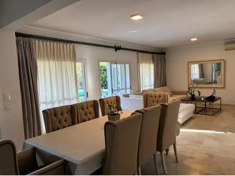 Casa en alquiler en Buen Retiro con pileta