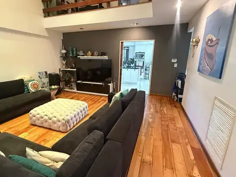 Chalet 7 ambientes con pileta y quincho en Villa Pueyrredon
