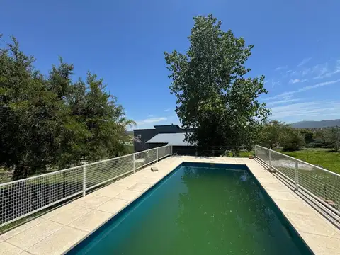Venta casa con pileta 3 dormitorios en Siquiman