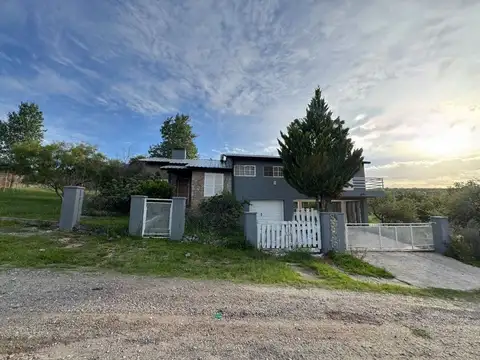 Venta casa con pileta 3 dormitorios en Siquiman
