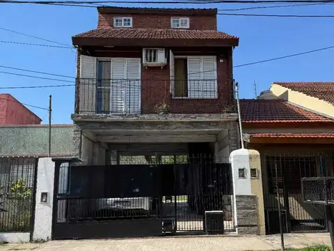 VENTA PH 2 PISOS 3 AMBIENTES Centro de José C. Paz
