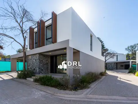 Domat Barrio Privado, Villa Warcalde