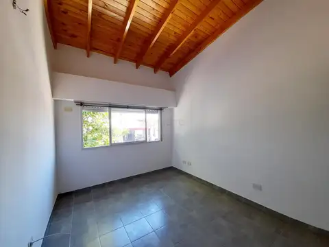 Depto Tipo Casa en Alquiler de 3 ambientes