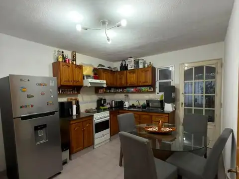 Casa en Alquiler con 1 cochera