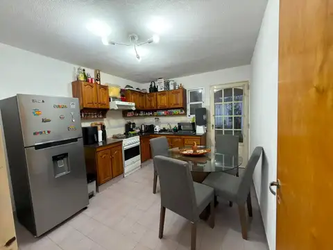 Casa 3 ambientes con 2 baños