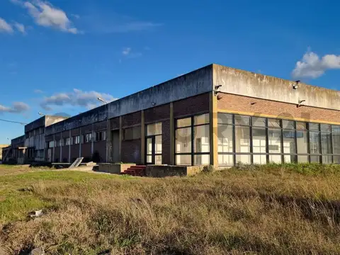 LOTE GALPON INDUSTRIAL EN ALQUILER EN LA PLATA