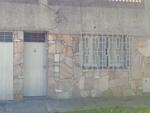 3 CASAS EN VENTA EN LOTE DE 224m2 A RECICLAR