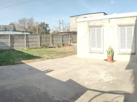 Casa 4 ambientes con 1 baño