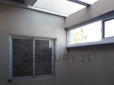Venta de Departamento 2 Dorm con  Patio en La Plata